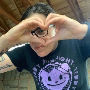 Meet your Posher, Evangeline